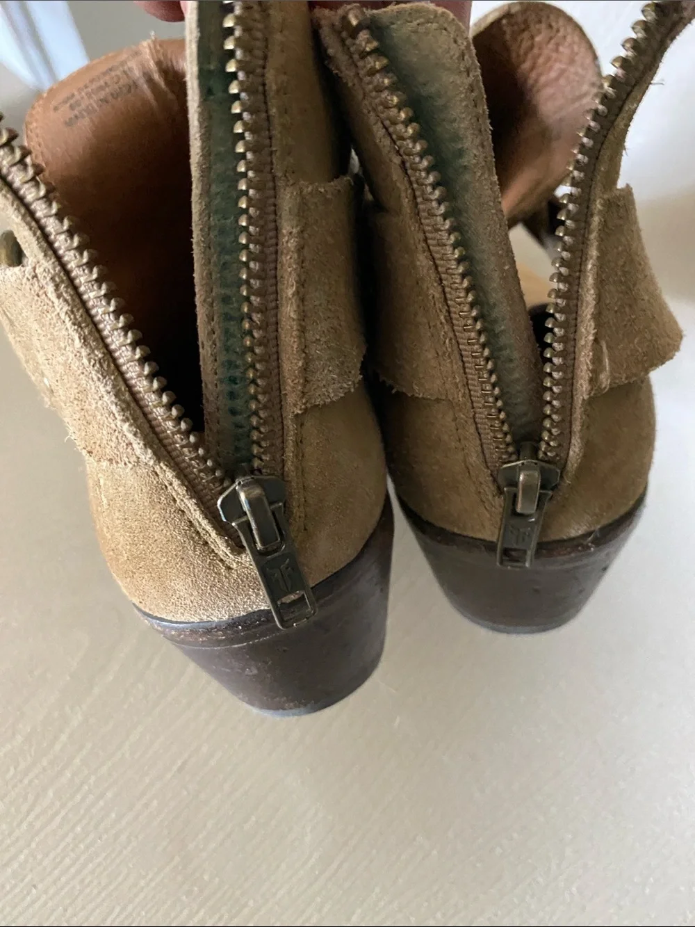 Frye Ray Suede Leather Harness Ankle Booties Sage Tan 8.5m